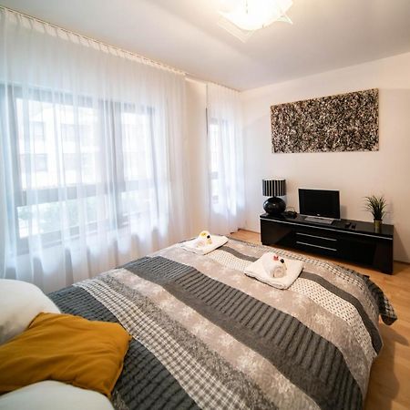 Free Parking! Soho Budapest 101, 4 Ppl, Ac, Superfast Wifi, Tv Bagian luar foto