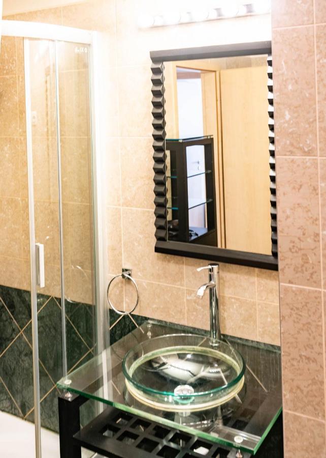 Free Parking! Soho Budapest 101, 4 Ppl, Ac, Superfast Wifi, Tv Bagian luar foto