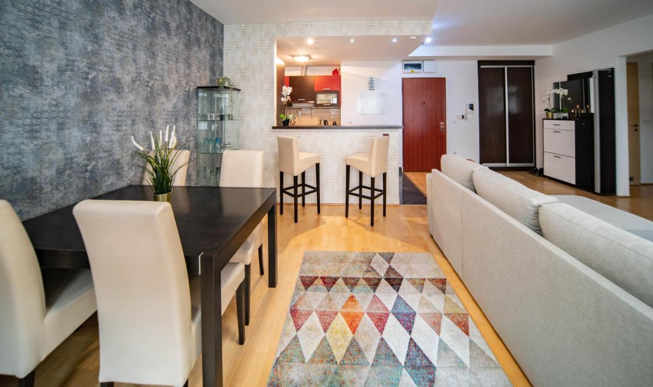 Free Parking! Soho Budapest 101, 4 Ppl, Ac, Superfast Wifi, Tv Bagian luar foto